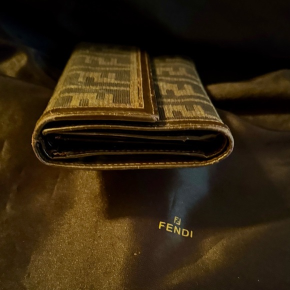 SOLD Authentic FENDI Zucca Trifold Zip Wallet Brown Canvas/Leather Made Italy - Picture 6 of 13